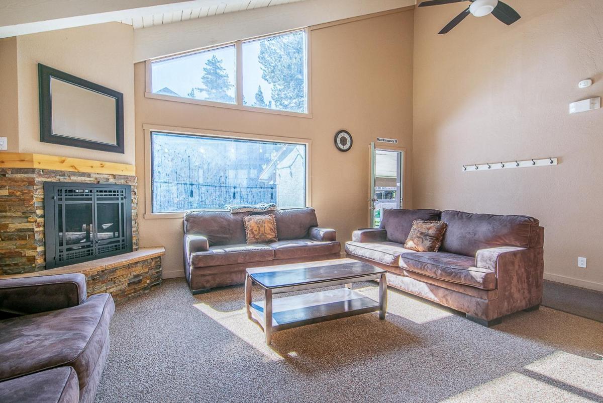Fully Renovated! St Anton #17 Ski In Ski Out 1 Bedroom 1 Bathroom Condo! Sleeps Up To 4! マンモス・レイクス エクステリア 写真