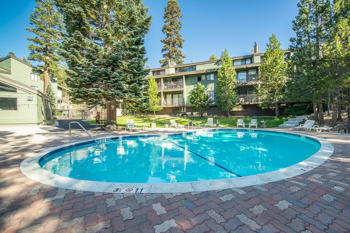Fully Renovated! St Anton #17 Ski In Ski Out 1 Bedroom 1 Bathroom Condo! Sleeps Up To 4! マンモス・レイクス エクステリア 写真