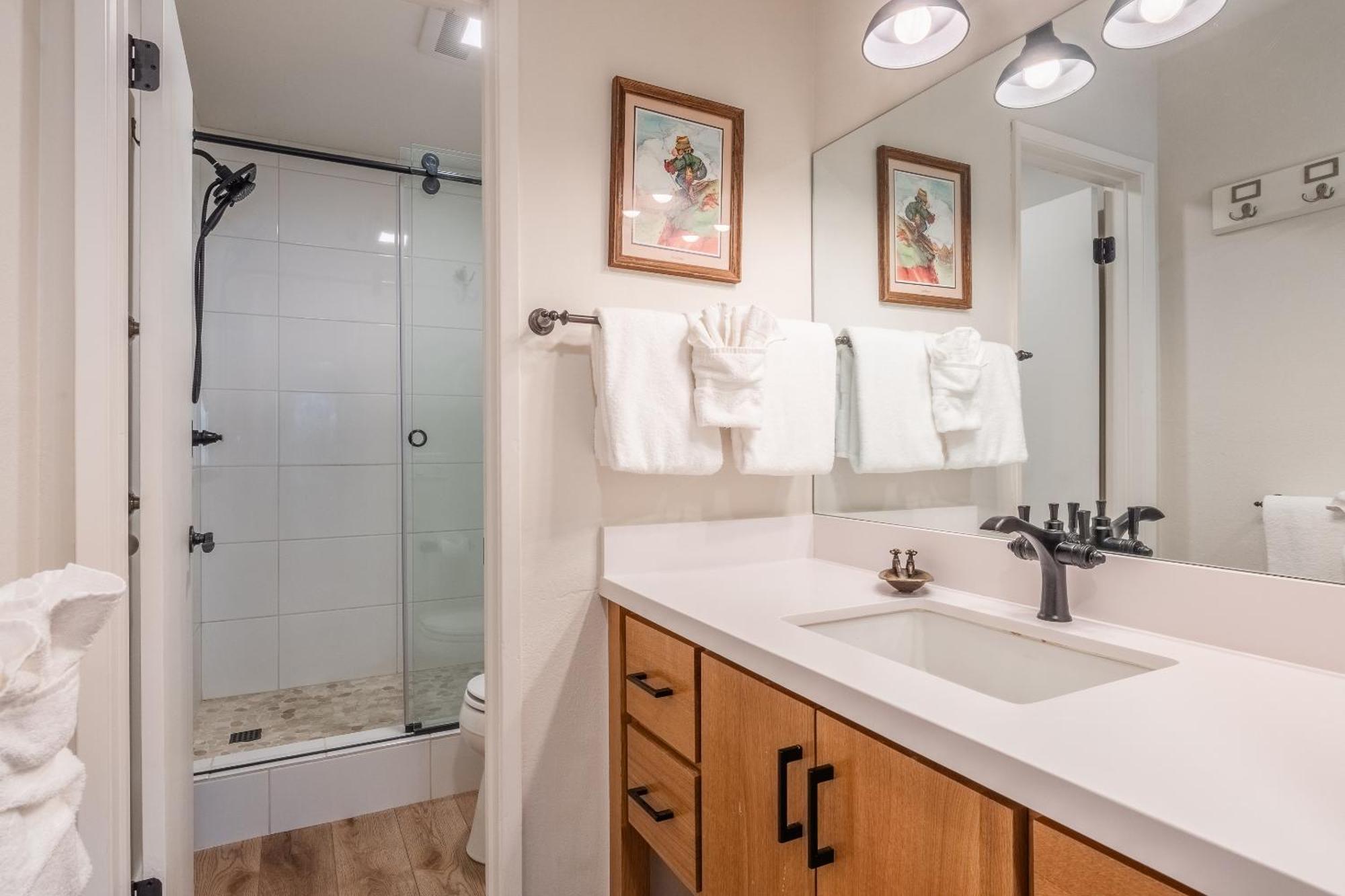 Fully Renovated! St Anton #17 Ski In Ski Out 1 Bedroom 1 Bathroom Condo! Sleeps Up To 4! マンモス・レイクス エクステリア 写真