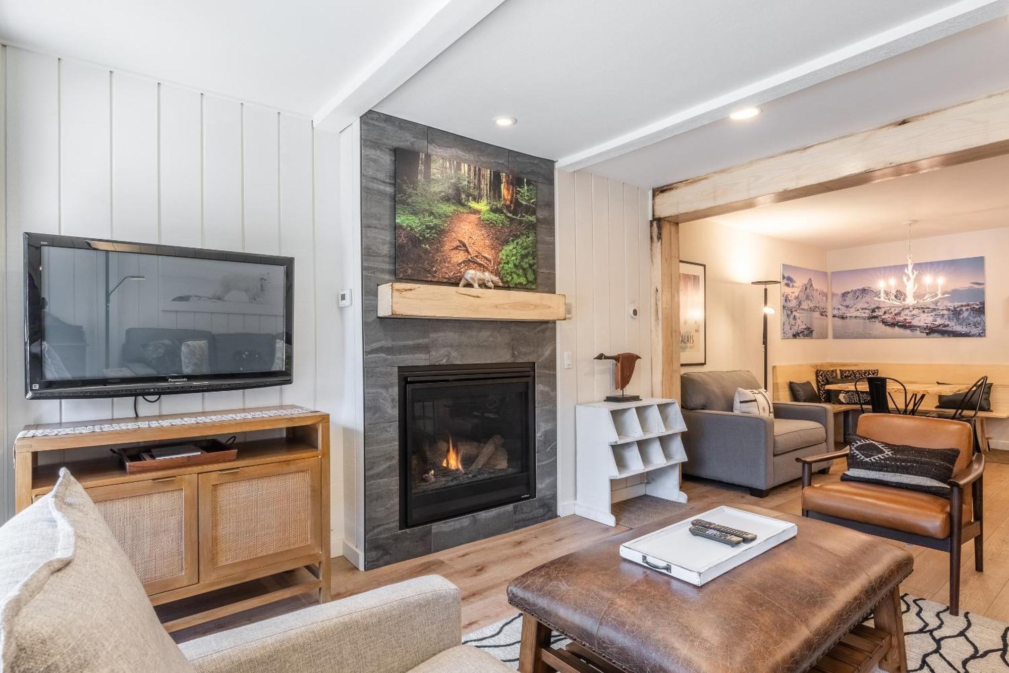 Fully Renovated! St Anton #17 Ski In Ski Out 1 Bedroom 1 Bathroom Condo! Sleeps Up To 4! マンモス・レイクス エクステリア 写真