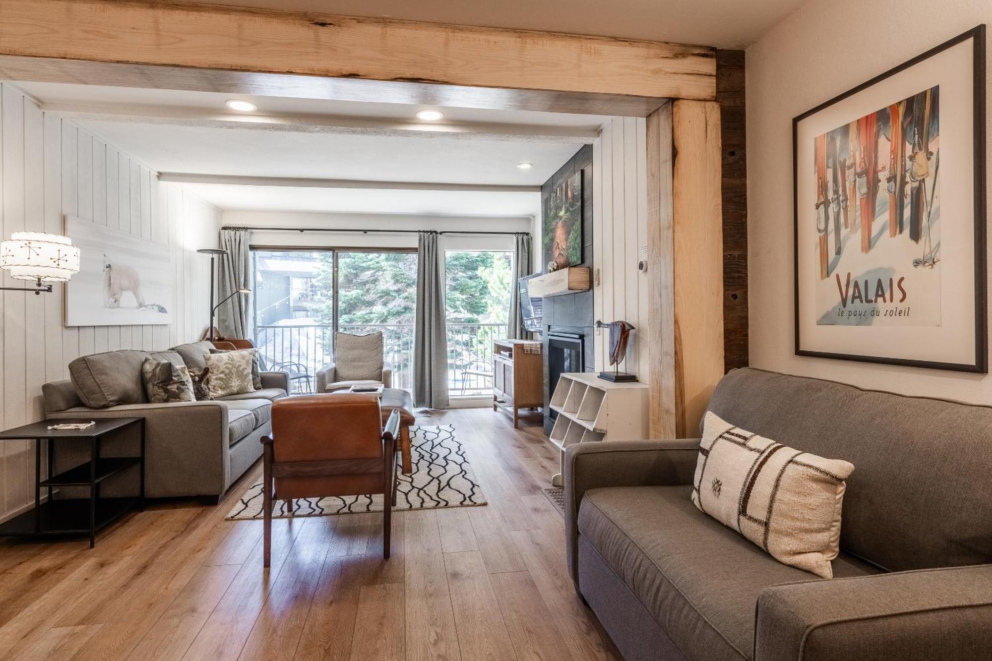 Fully Renovated! St Anton #17 Ski In Ski Out 1 Bedroom 1 Bathroom Condo! Sleeps Up To 4! マンモス・レイクス エクステリア 写真